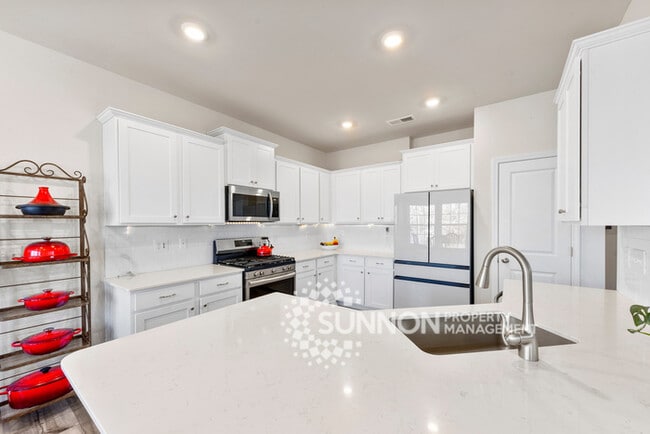 Photo - Spacious 4BR Home with Private Backyard Oasis