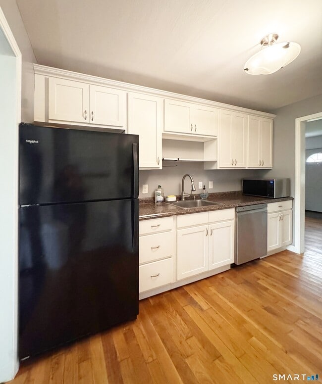 Photo - 124 Morningside Dr W