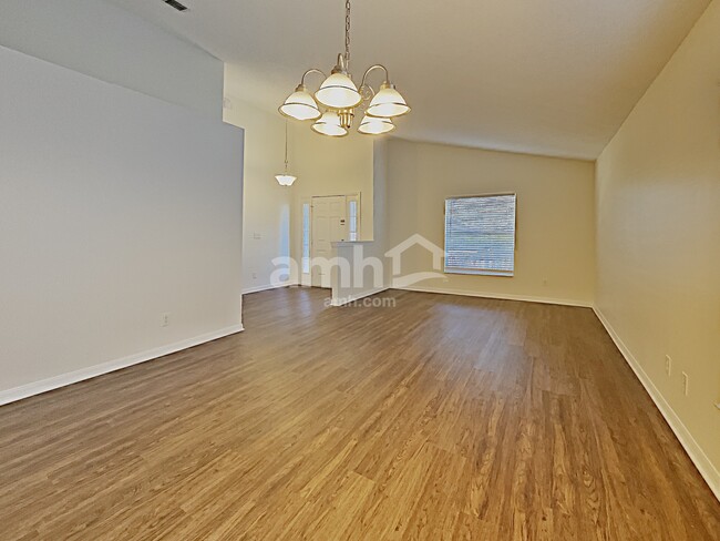 Photo - 1066 Bluegrass Dr