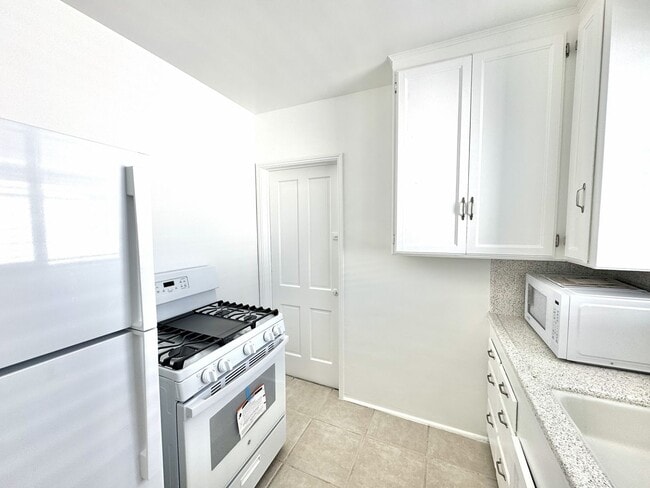 Photo - Light, bright, & SPACIOUS - 1 Bed/1 Bath T... Unidad 4420