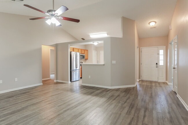 Photo - 2081 Frogmore Dr