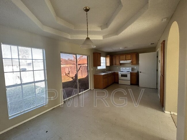 Photo - 1021 W Denver St