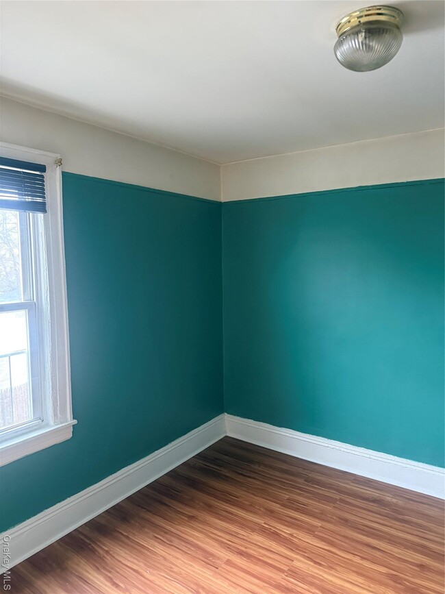 Photo - 211-20 99th Ave