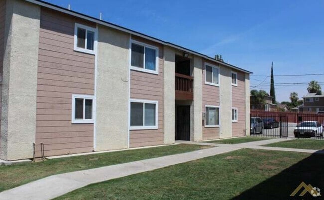 Building Photo - 1320 Flower St Unit D Rental