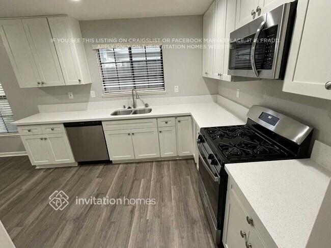 Photo - 7205 Sutherland Way