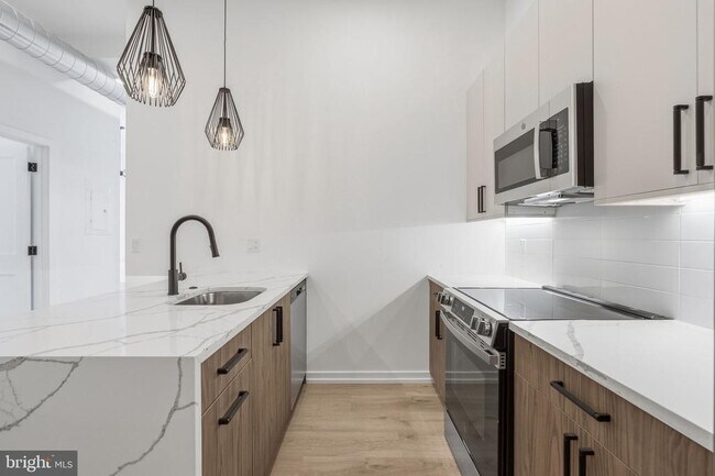 Building Photo - 1232 Chancellor St Unit 4A