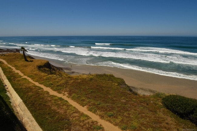 Photo - 1810 Parliament Rd