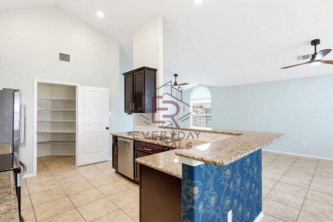 5582 Perdita Dr