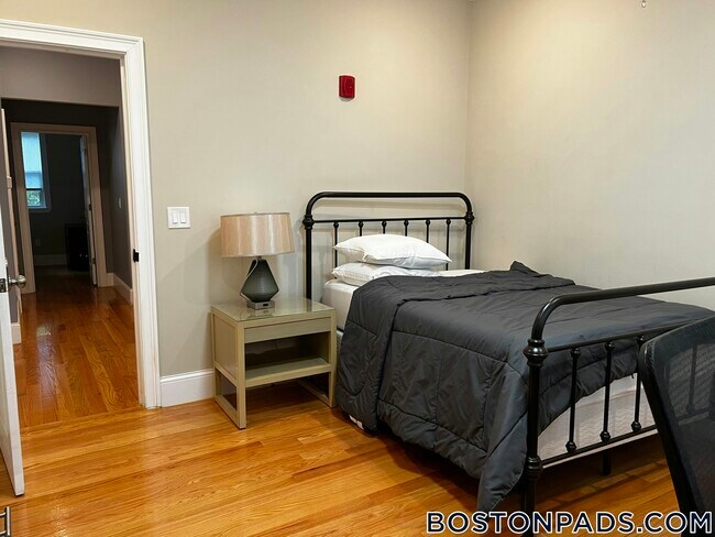 1778 Commonwealth Ave Unit 1