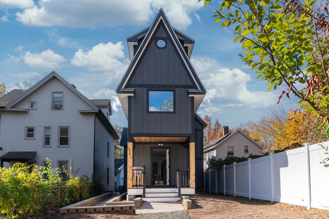 Photo - 67 Winchester Ave