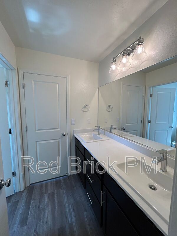 Photo - 38 River Oak Ct