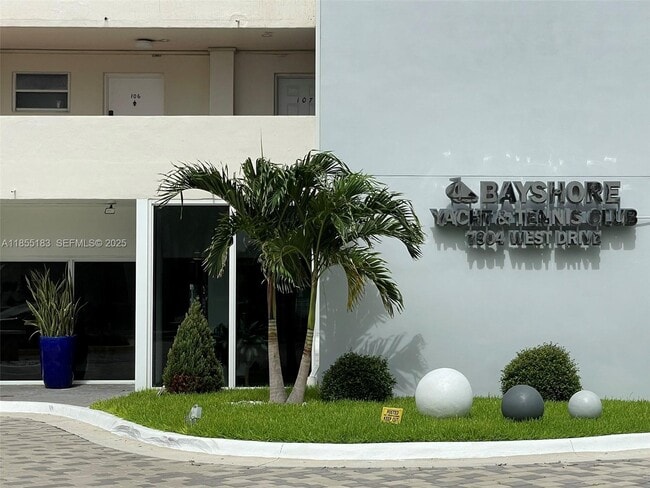 Photo - 7904 West Dr Unit 215