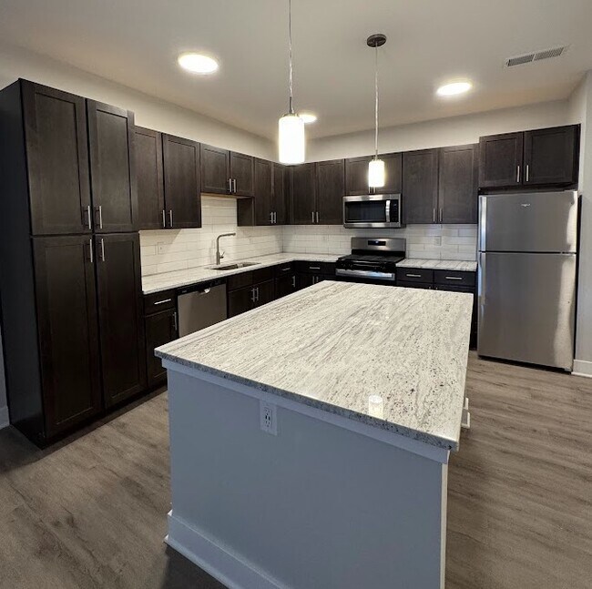 Photo - 340 W Diehl Rd