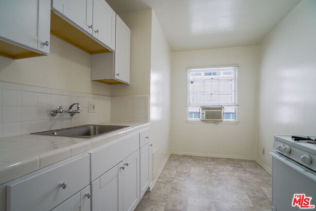 Photo - 8551 Holloway Dr Unidad 1