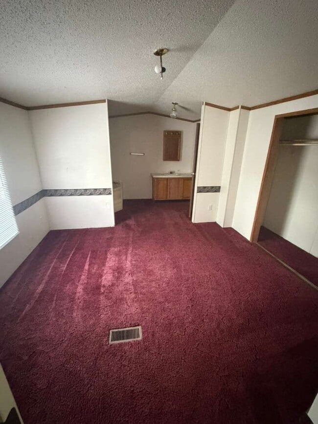 Photo - 905 W 37th Ave