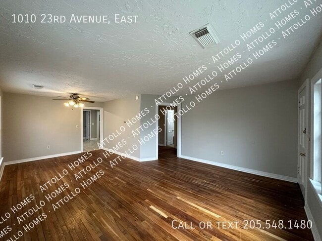 Photo - 1010 23rd Ave E