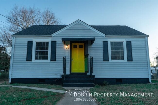 Building Photo - 1809 Blair St