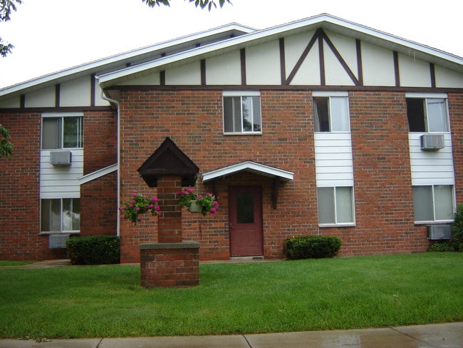 Lake Park Apartments