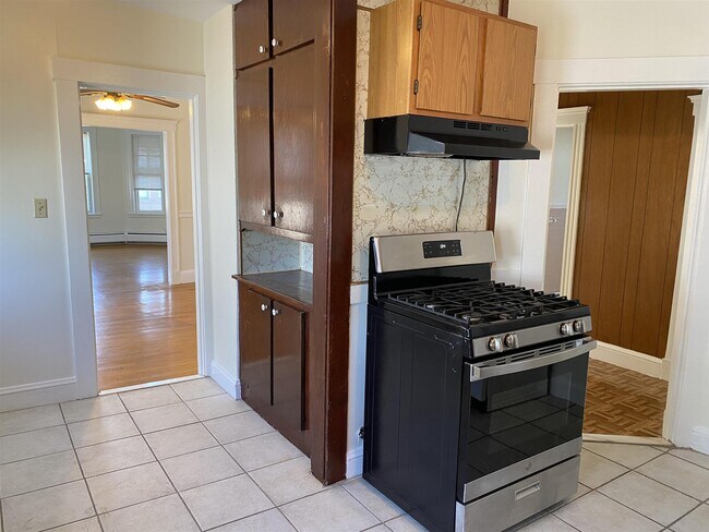 Photo - 79 Clarendon Ave Unit 3