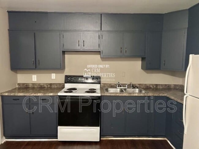 Photo - 5243 Ruskin Pl W