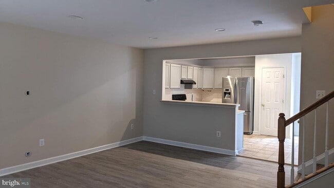 Photo - 829 Gallows Ct
