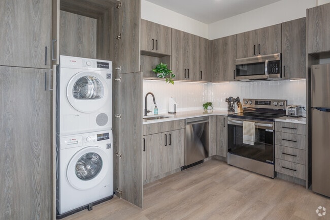 1BR, 1BA - 586SF - Laundry