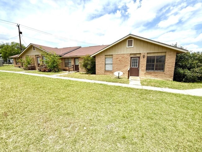 Building Photo - Trinity Oaks Rental