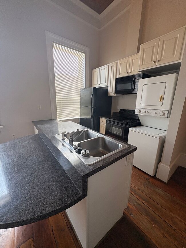 Photo - 460 Poplar St Unidad 202