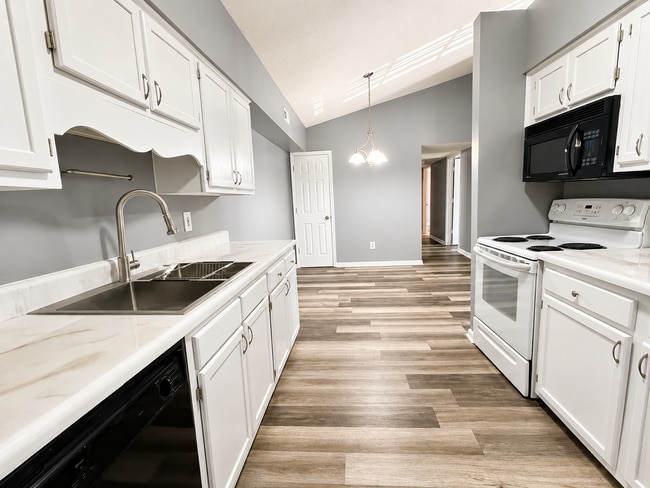 Photo - 7117 W Friendly Ave
