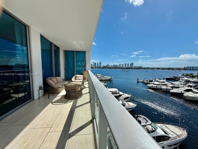 Building Photo - 17301 Biscayne Blvd Unit 501