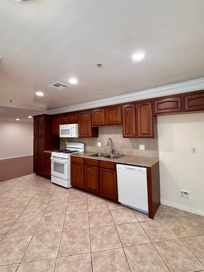 Photo - 3 bedroom 2 bath condo on Vanowen Unit 102