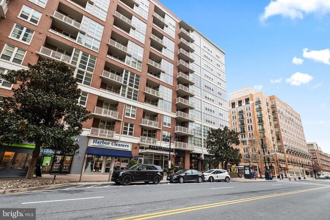 Building Photo - 157 Fleet St Unit 1010