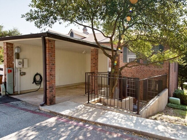 Building Photo - 6534 E Hill Dr Rental