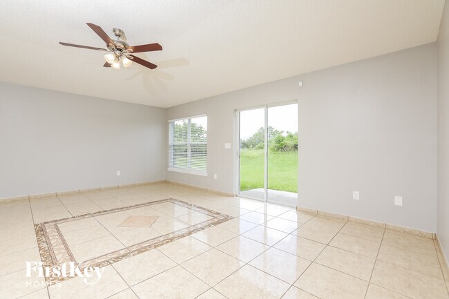 Photo - 1739 Crowned Ave