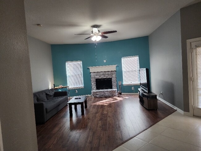 Photo - 1008 Raleigh Path