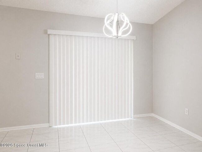 Photo - 998 Camden Ave NW
