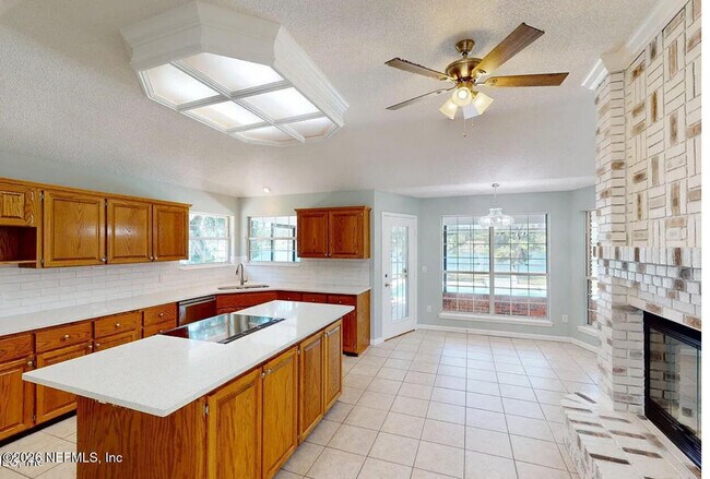 278 Bush Ct