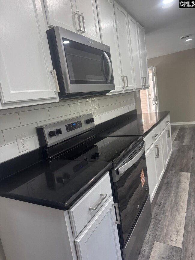 Photo - 2919 Chatsworth Rd