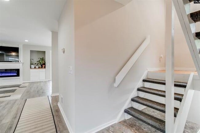 Photo - MULTI-LEVEL CONTEMPORARY HOME NEAR THE SALUDA RIVER
