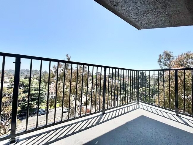 Photo - 3949 Los Feliz Blvd