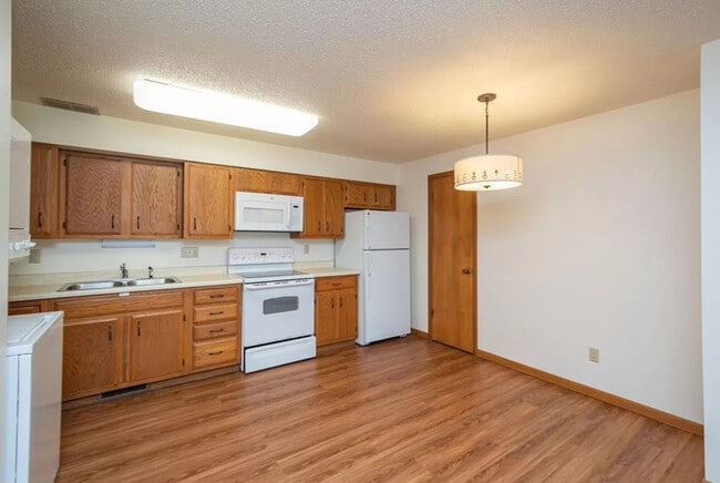 Photo - 1235 Dolen Pl