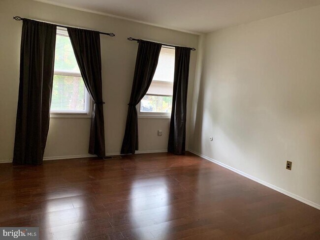 Photo - 513 Fairview Rd