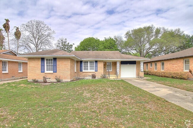 Building Photo - 4021 Markins Dr Rental