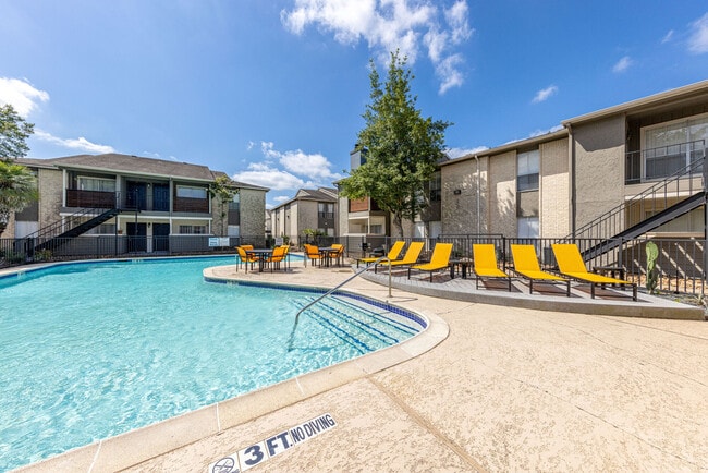 Photo - The Landing at Clear Lake Apartments