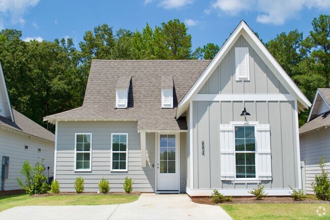 Building Photo - Inviting 3-Bedroom Home in Fox Chase with ...