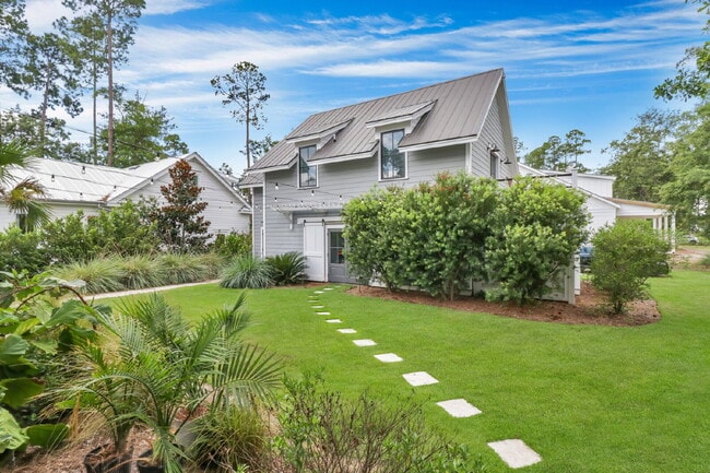 Photo - Spacious & Furnished Garage Apartment in Palmetto Bluff! Unidad Garage Apartment