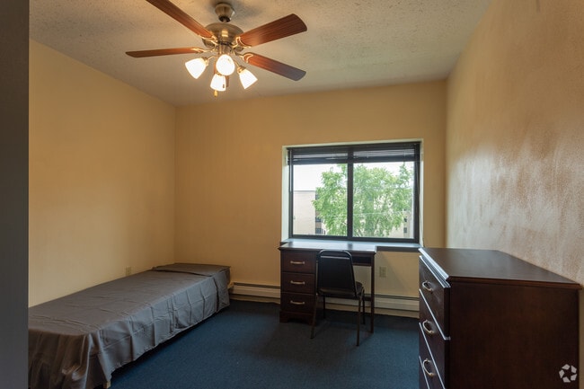 4BR, 2BA