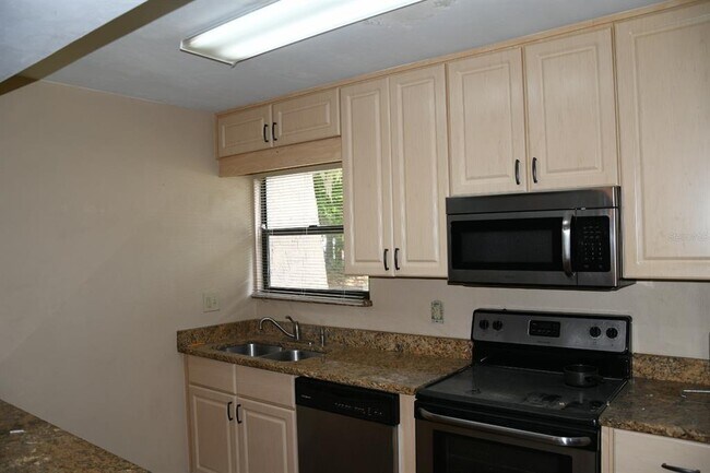 Photo - 2811 SW Archer Rd Unit Y217