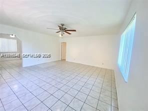 Photo - 2345 Douglas St