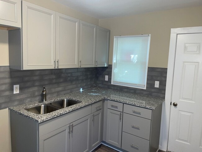 Photo - Newly Renovated 2 Bedroom Home in Washingt...